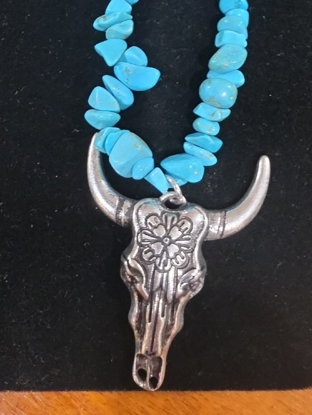 Turquoise Chip Necklace with Steer Western Pendant & Earrings - Picture 3 of 5